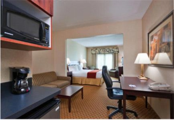 Holiday Inn Express Hotel & Suites Harriman image 5