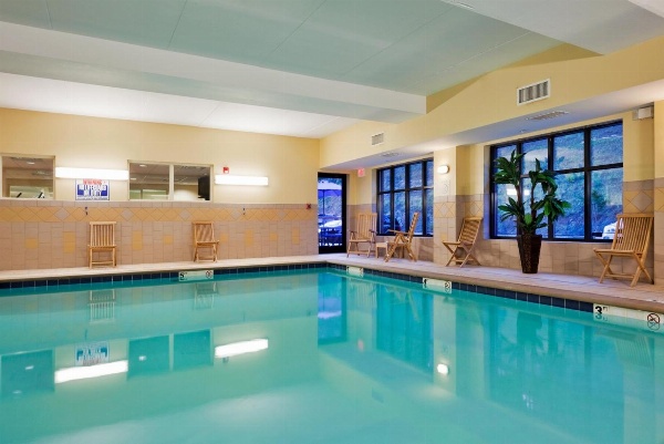 Holiday Inn Express Hotel & Suites Harriman image 7