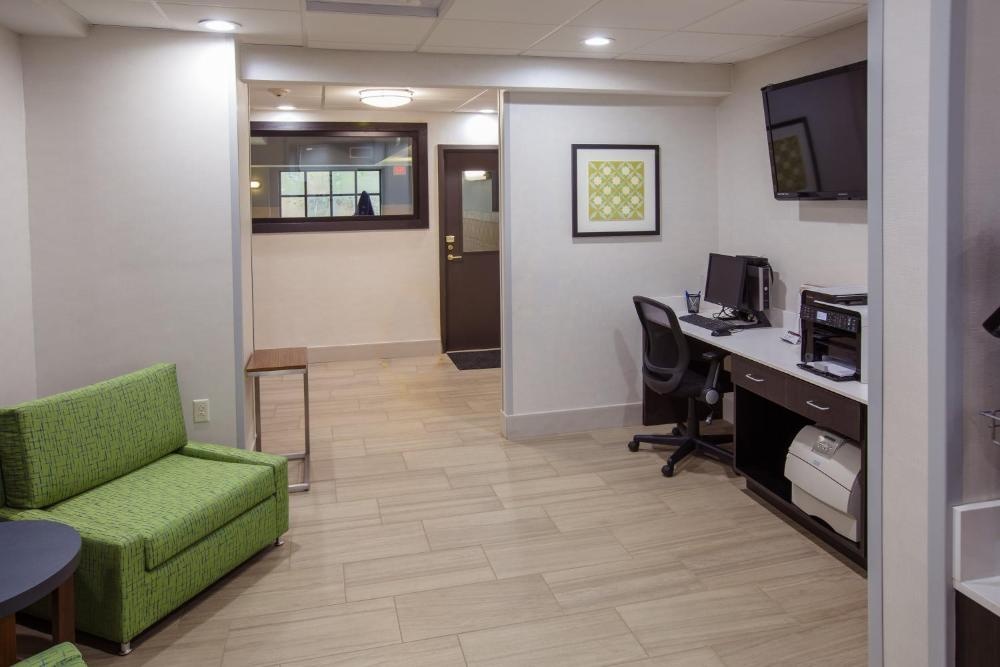 Holiday Inn Express Hotel & Suites Harriman